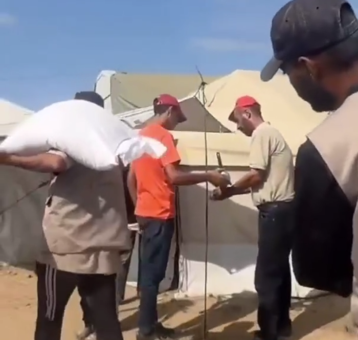 Aid workers delivering food
